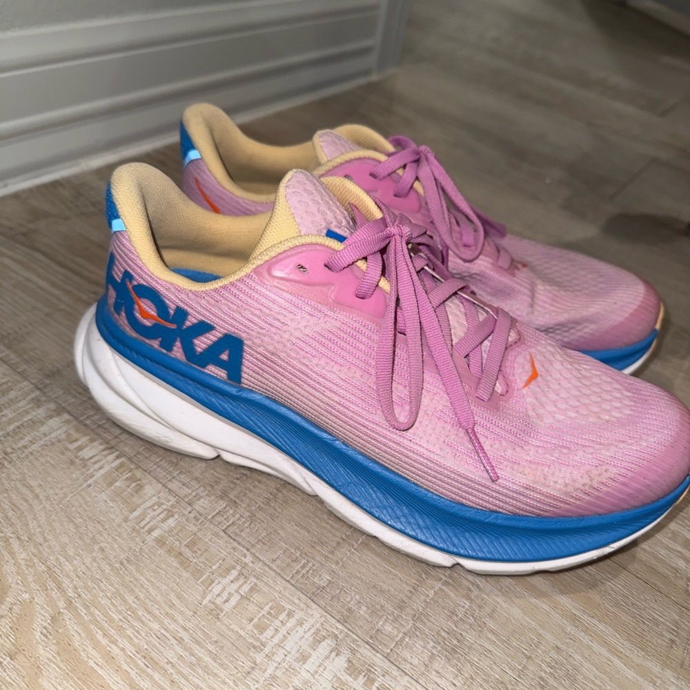 Hoka Clifton 9